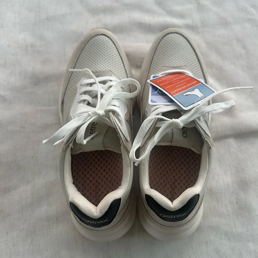 Aetrex Emily Lace Up Sneaker 7.5-8